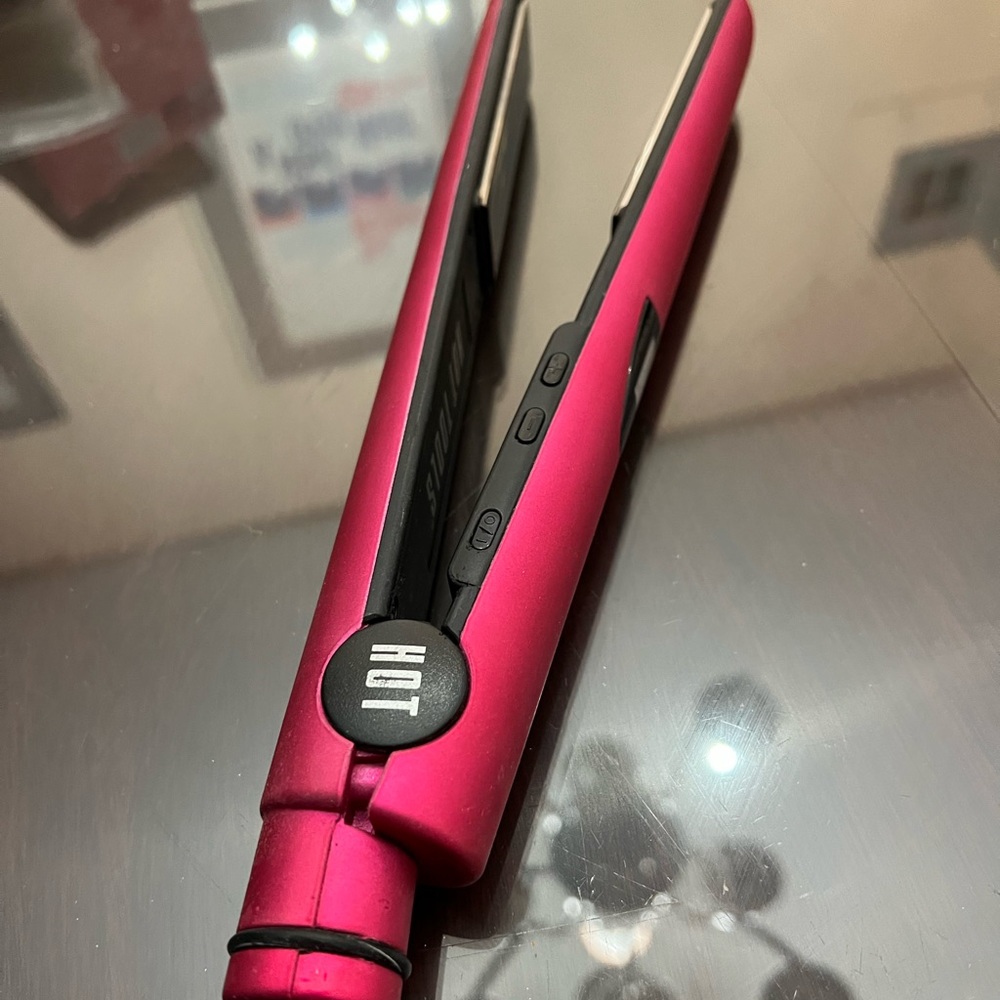Hot tool flat iron